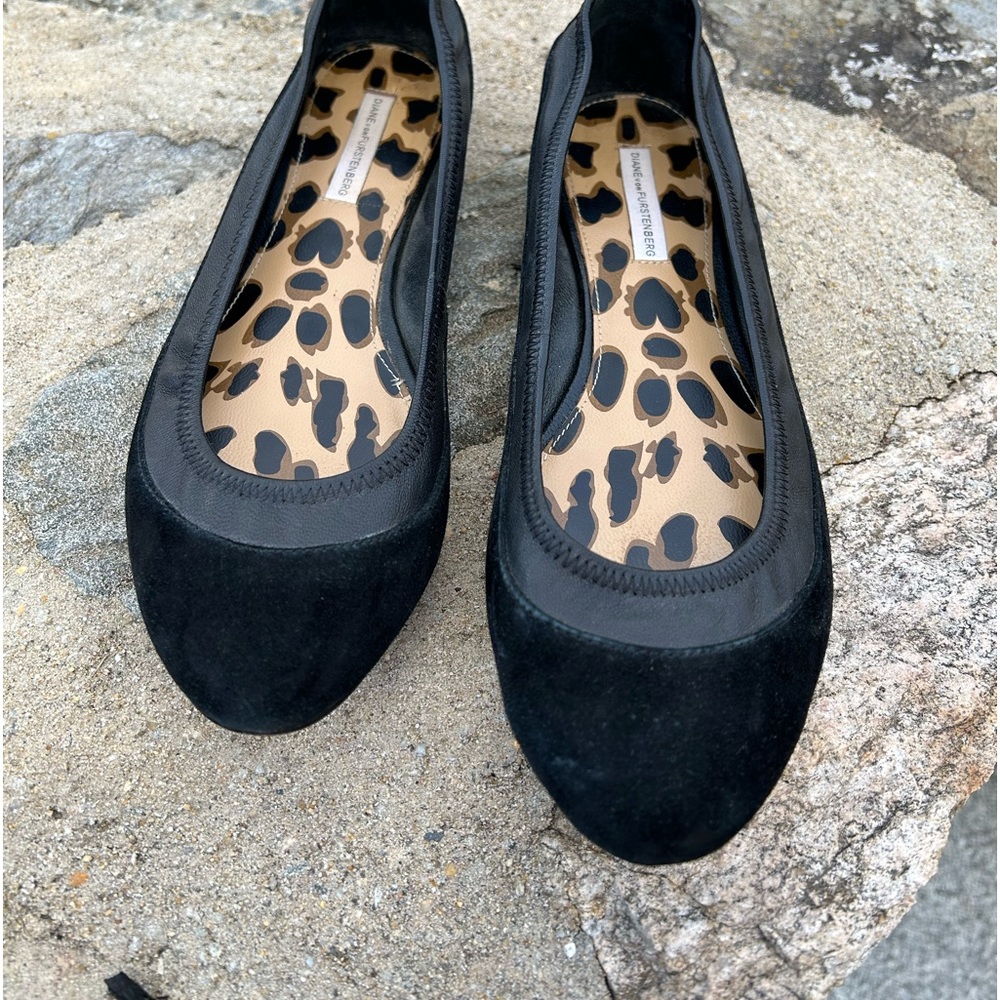 Diane Von Furstenberg Ballet flats. Black womens leather/Suede/patent. Size 10